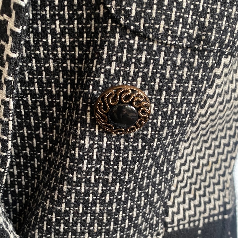 Vintage East West ApparelBlack & White Patterned Double-Breasted Women's Blazer - Picture 3 of 9